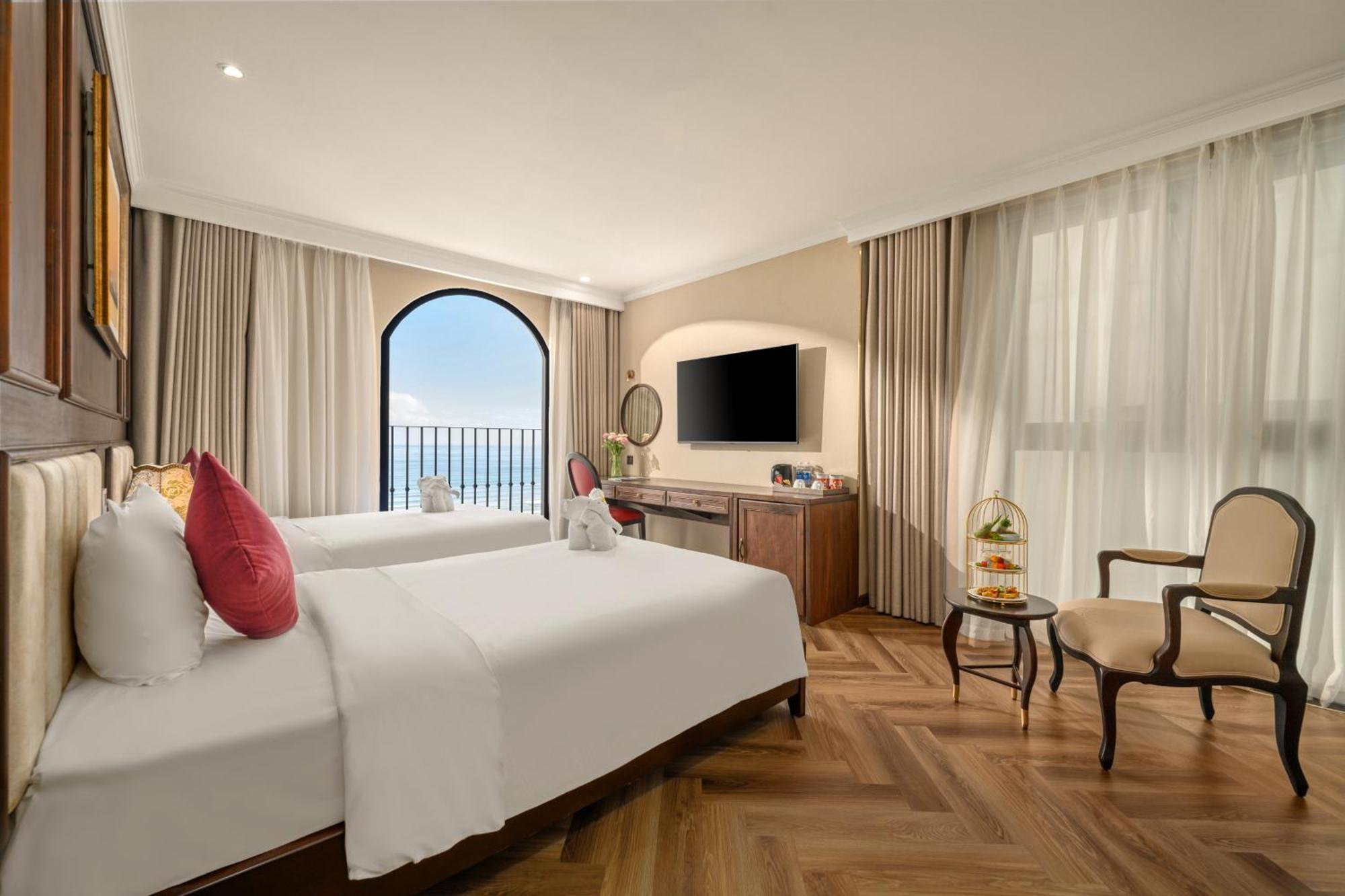 Golden Lotus Luxury Hotel Danang - Complimentary Daily Afternoon Tea Exterior photo