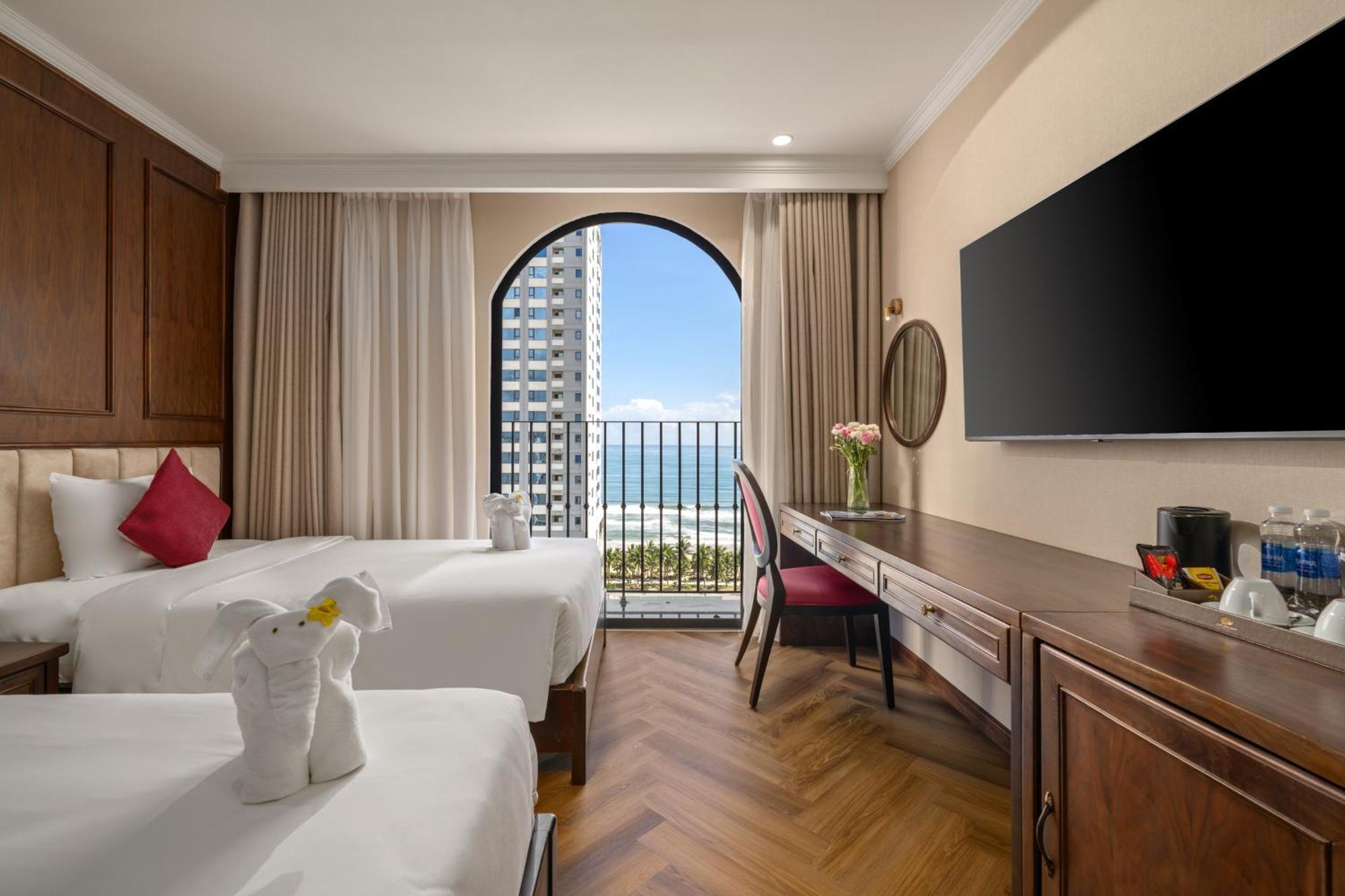 Golden Lotus Luxury Hotel Danang - Complimentary Daily Afternoon Tea Exterior photo
